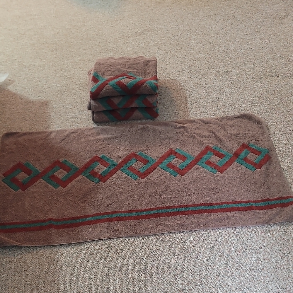 Vintage Navajo Inspired Fieldcrest Soft Brown Cotton Towel